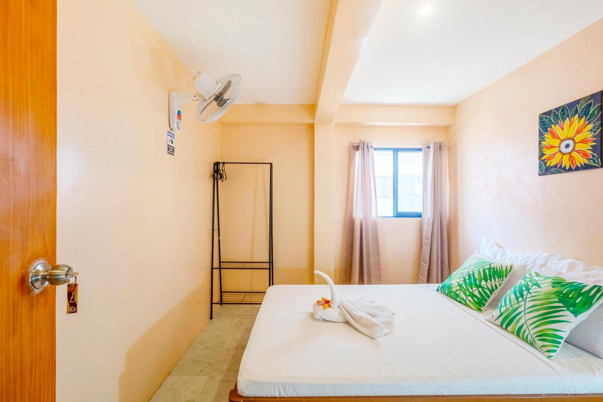 White Shamrock Beach Hotel Balabag  Quarto foto